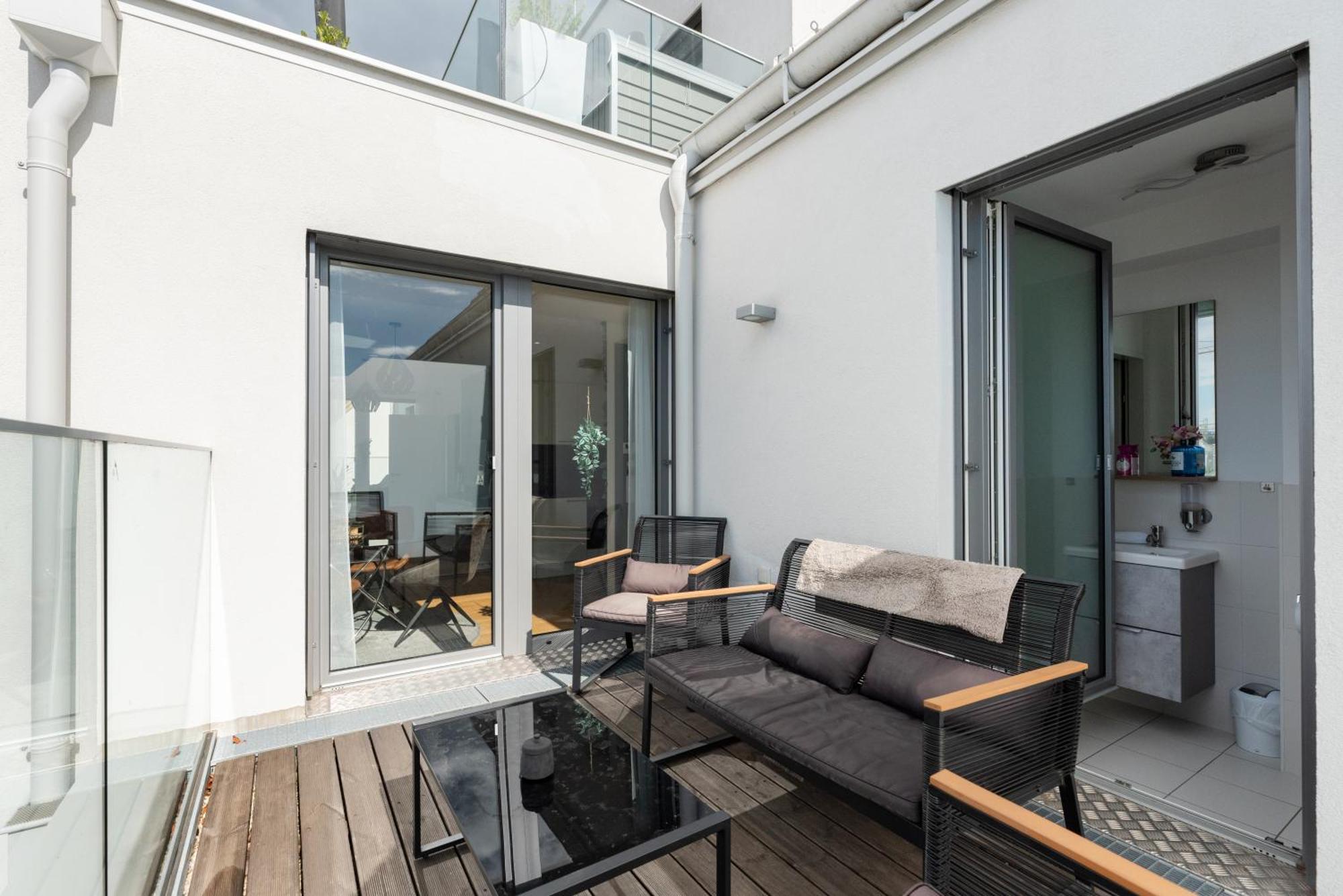 Apartment Mit Traumhafter Dachterrasse & Weitblick Wenen Buitenkant foto