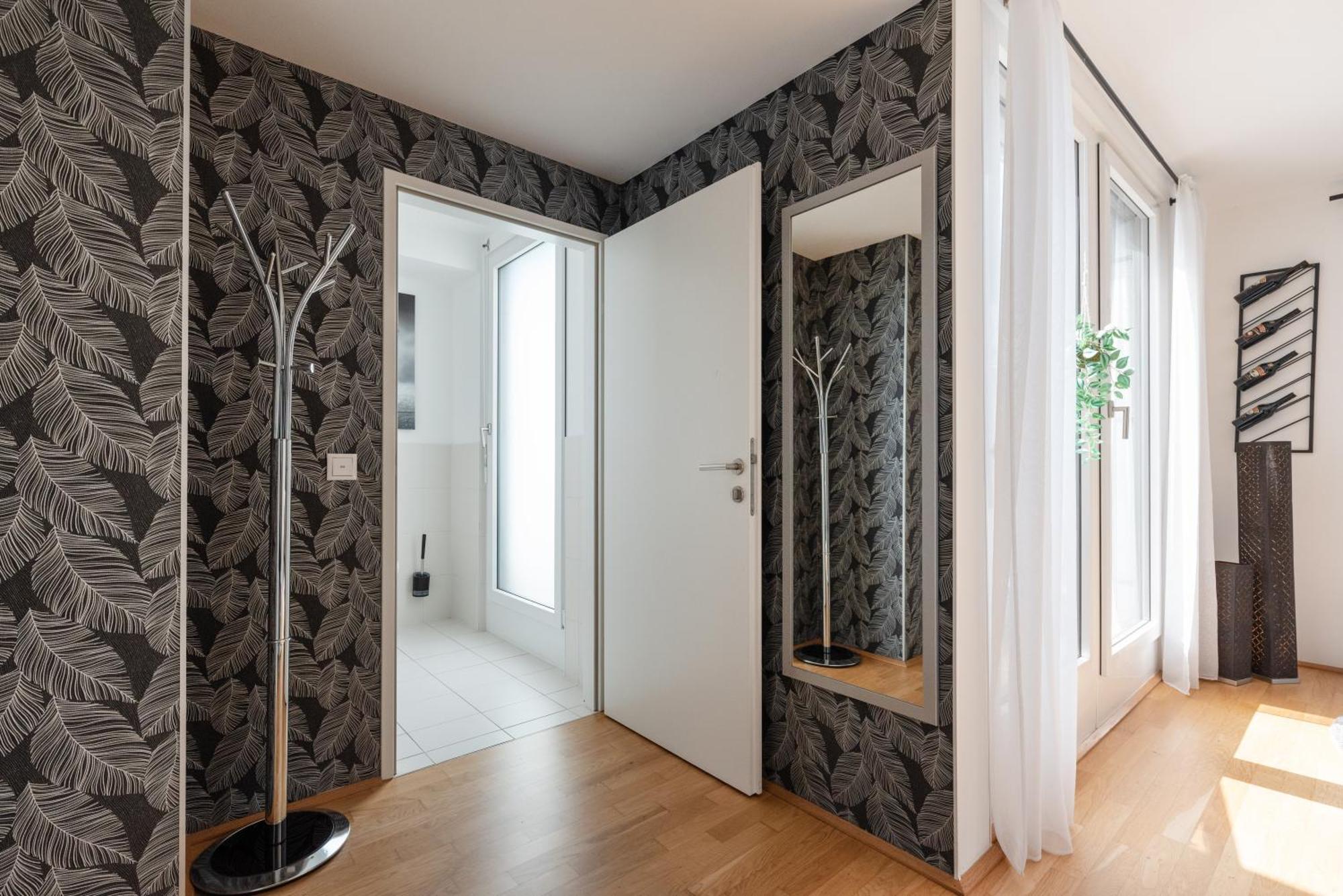 Apartment Mit Traumhafter Dachterrasse & Weitblick Wenen Buitenkant foto