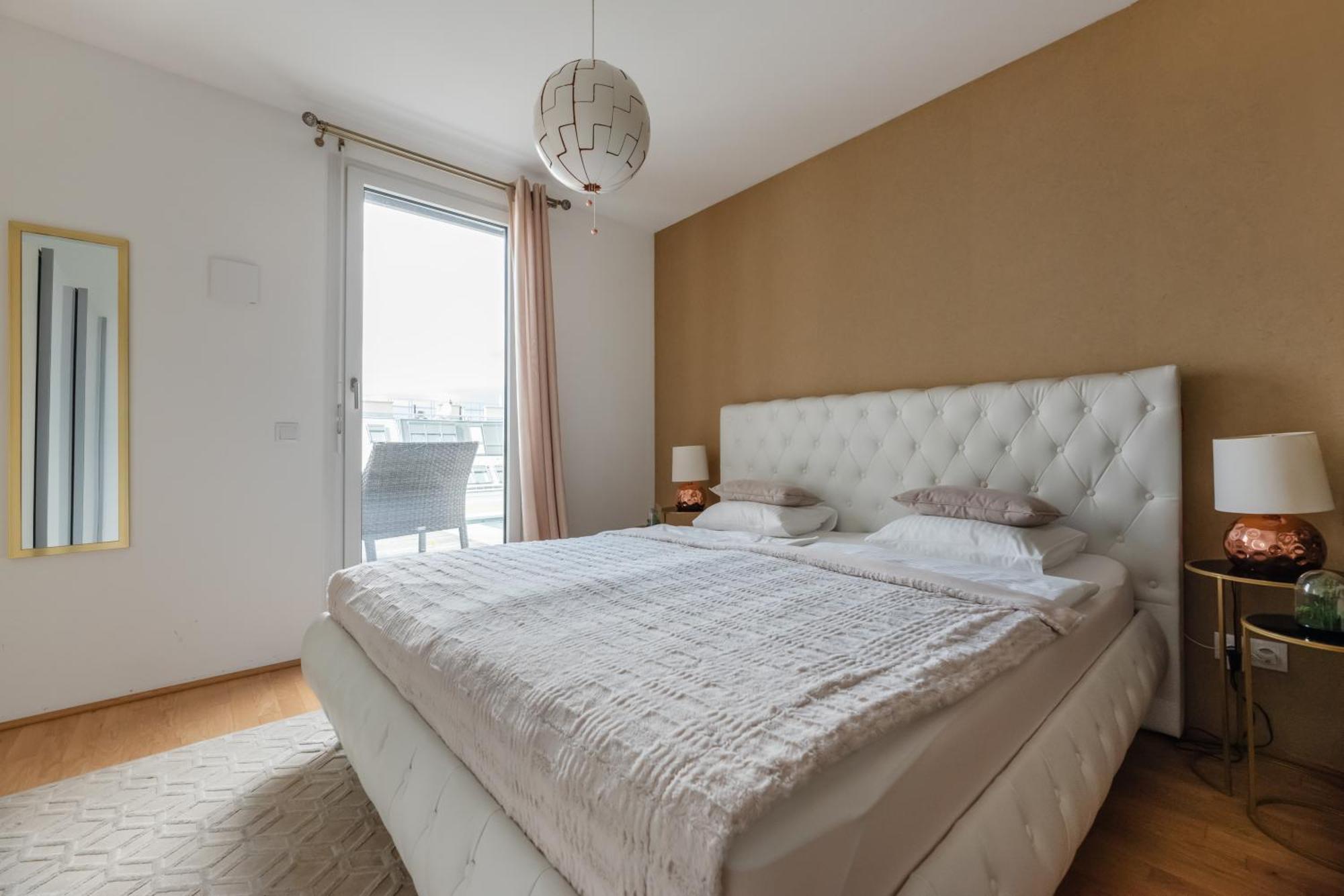 Apartment Mit Traumhafter Dachterrasse & Weitblick Wenen Buitenkant foto