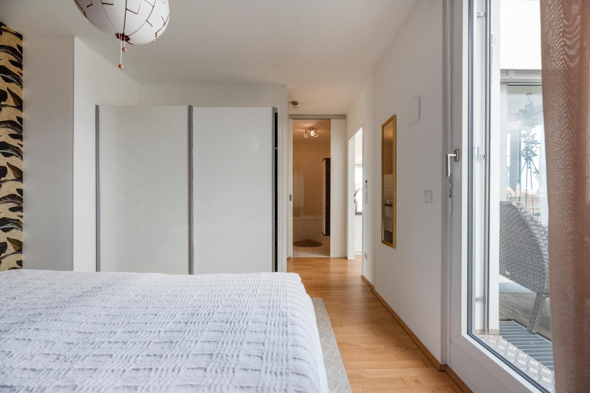 Apartment Mit Traumhafter Dachterrasse & Weitblick Wenen Buitenkant foto