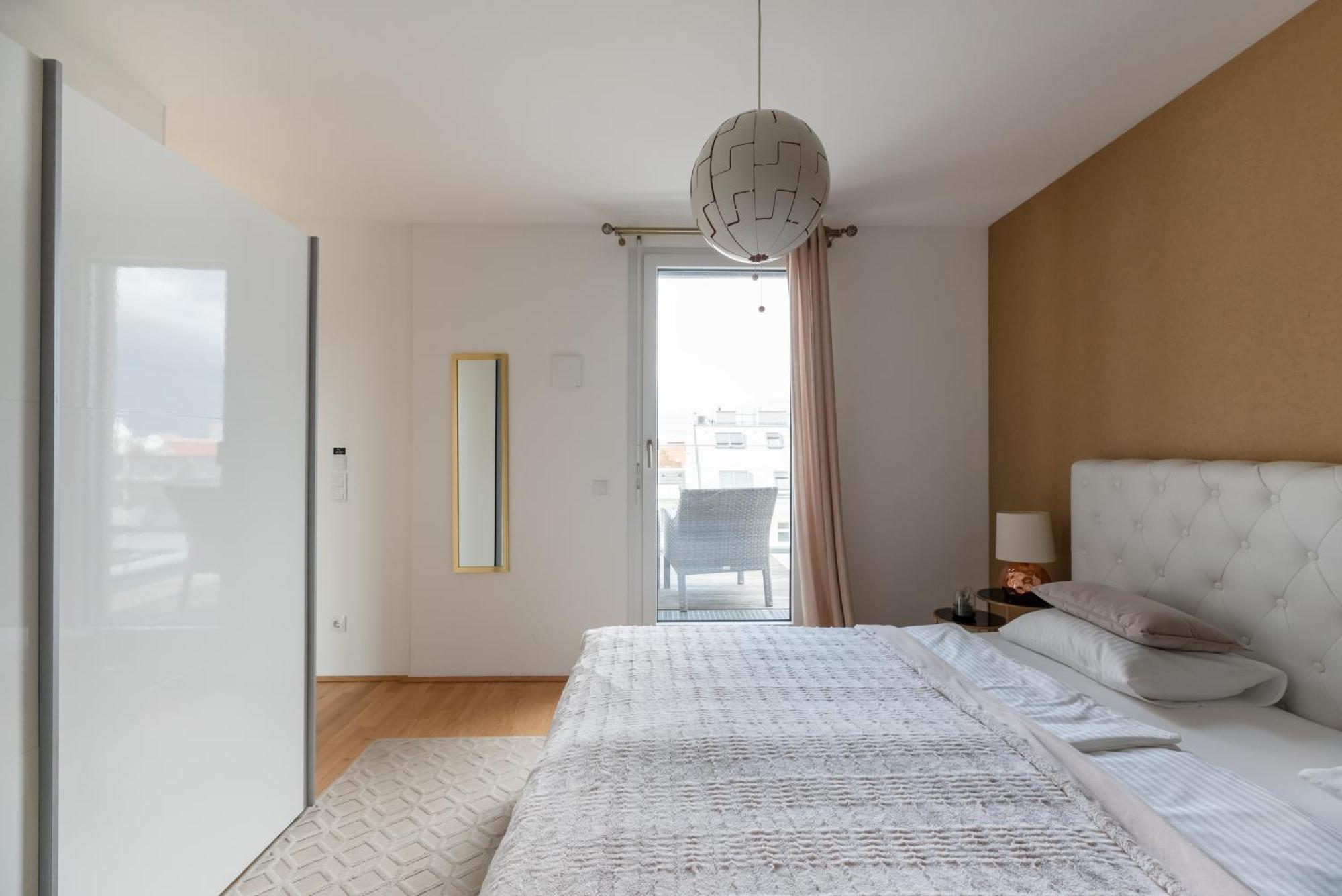 Apartment Mit Traumhafter Dachterrasse & Weitblick Wenen Buitenkant foto